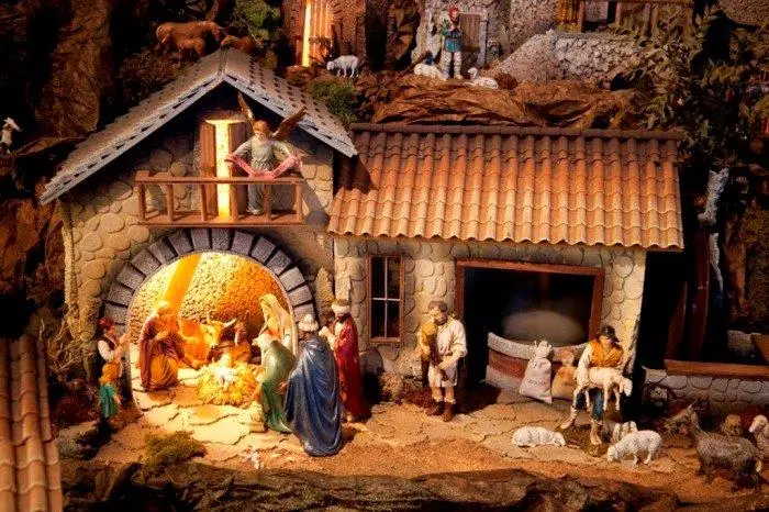 Natale è alle porte “La scuola primaria di Sant'Elia (CZ) va in scena”