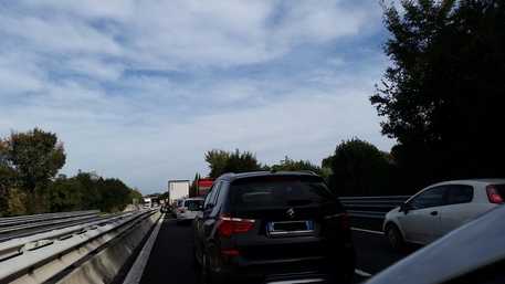 Caos su Autostrada. Automobilista, 7 ore da Ancona a Pescara, sequestrati sulla A14