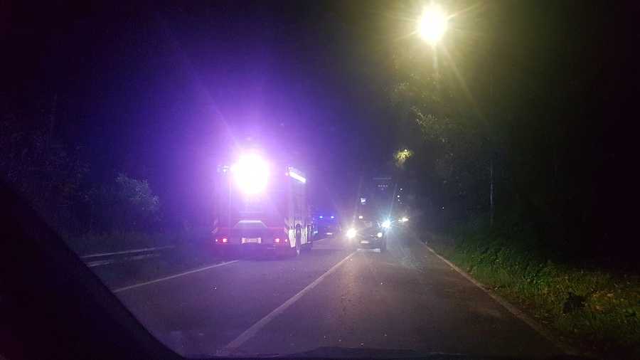 Incidente stradale: SP17 zona Santo Janni auto si ribalta, sul posto i VVF