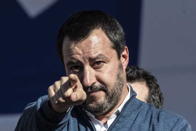 Matteo Salvini all'attacco del Premier Conte: "è ossessionato da me"
