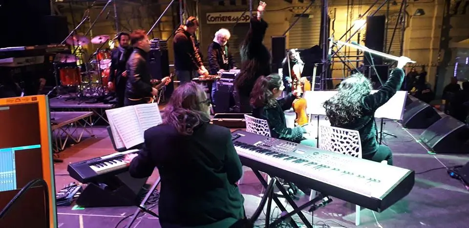 In decine di migliaia a Catanzaro per il grande concerto di Capodanno in piazza (Foto)