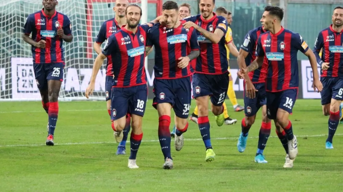 Calcio Serie B Sondaggio tecnici B: Pordenone Sorpresa, Benevento e Crotone in Serie A