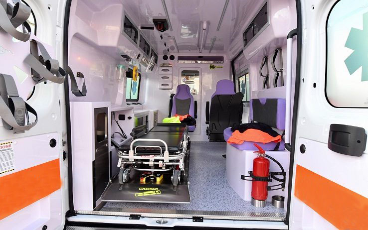 Ragazzi sequestrano operatori e ambulanza a Napoli CRI chiede misure straordinarie