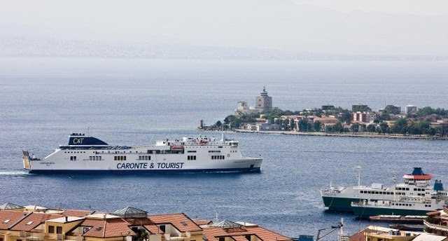 Sequestrate tre traghetti  della 'Caronte & Tourist'