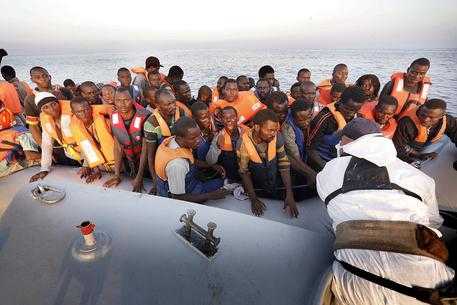 Migranti, 23 morti tra Egeo e Ionio. Sessanta soccorsi e riportati in Libia