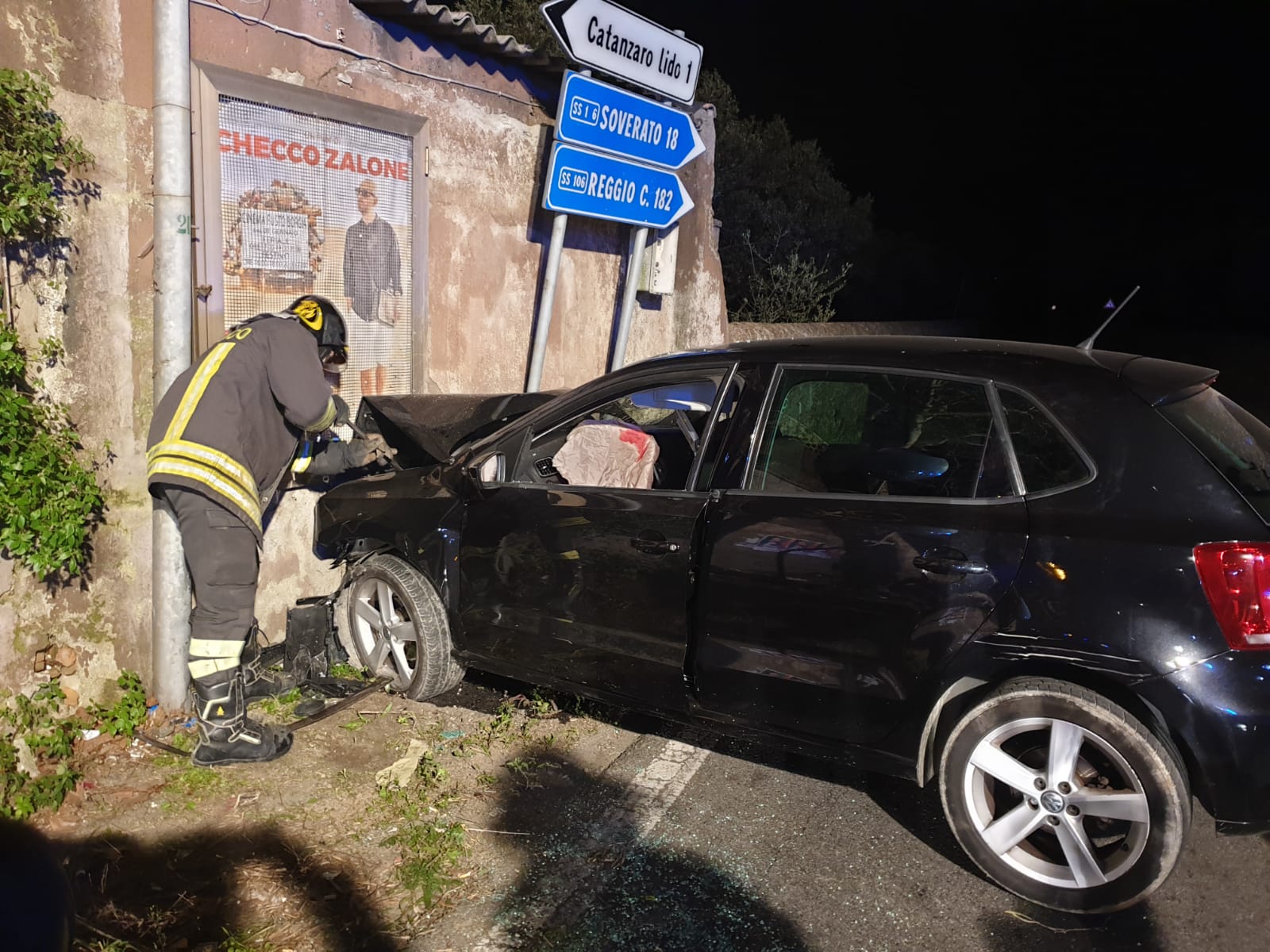 Gravissimo Incidente stradale sulla SS106 bivio Borgia, 4 giovani feriti, intervento dei VVF