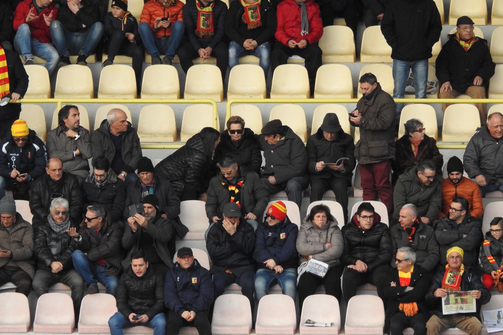 Calcio. Catanzaro-Bisceglie 2-1. Nicoletti e Giannone regolano i pugliesi (con highlights)