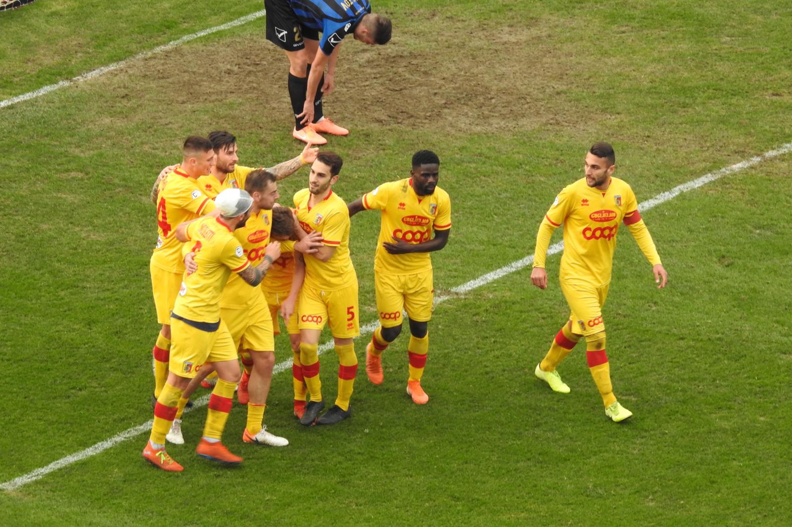 Calcio. Catanzaro-Bisceglie 2-1: il dopo partita col tecnico Grassadonia e Nicoletti