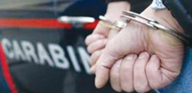 Droga: arrestato 18enne deteneva circa mezzo chilom di marijuana