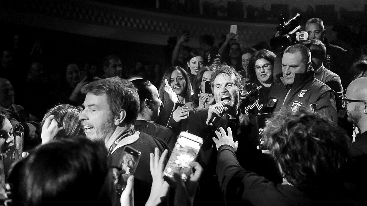 Grande successo al Teatro Politeama con Nek, ieri sera,  il concerto a cura della Esse Emme Musica