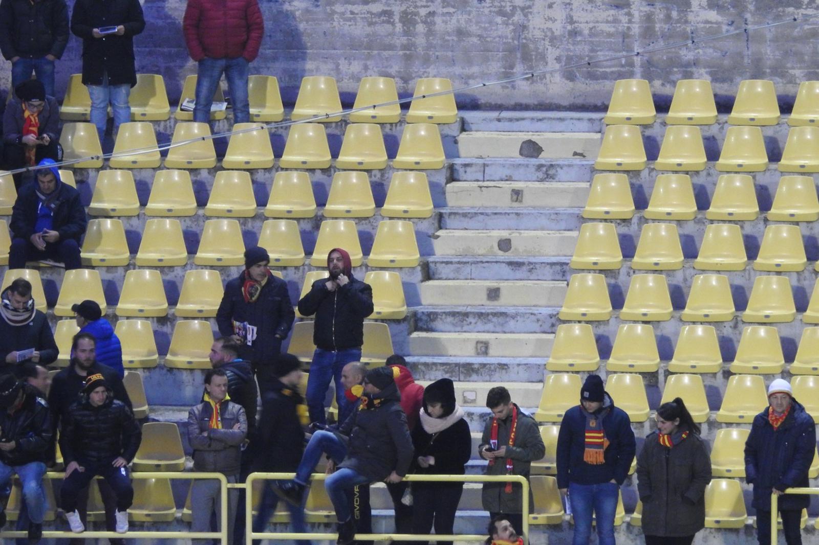 Calcio. Catanzaro-Monopoli 1-2, giallorossi sorpassati nel finale (con highlights)