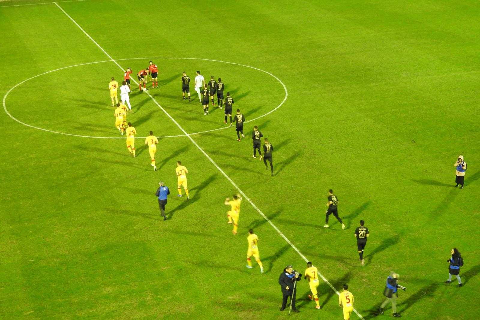 Calcio. Catanzaro-Monopoli 1-2, giallorossi sorpassati nel finale (con highlights)