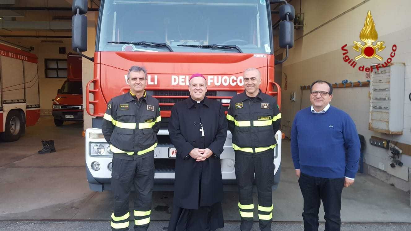 Visita dell’arcivescovo Mons Panzetta al Comando dei vigili del fuoco di Crotone