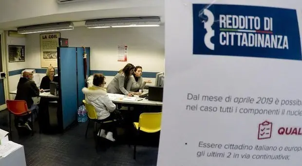 Reddito di cittadinanza, pagamento di gennaio il 27: tutti i dettagli sulla ricarica