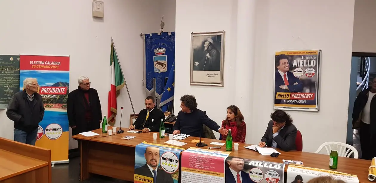 Francesco Aiello (M5S/Calabria Civica), a Bovalino  presenta i candidati della Circoscrizione Sud