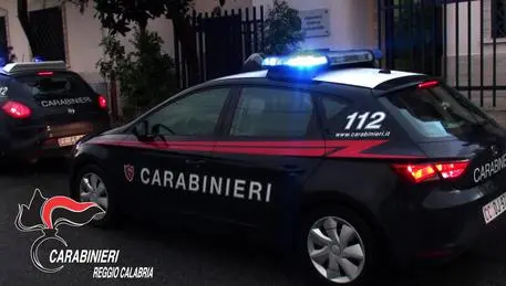 Picchia convivente, arrestato 43enne dopo denuncia ennesima aggressione