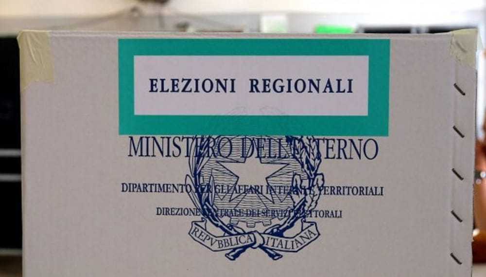 Urne aperte. Al voto in E-R e Calabria, è l'ora del giudizio Ecco come si vota (Video)