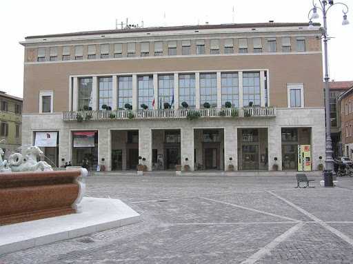 Alleanza Pd-M5s al comune di Pesaro, ira di Crimi. Capogruppo diventa assessore, 'incompatibile'