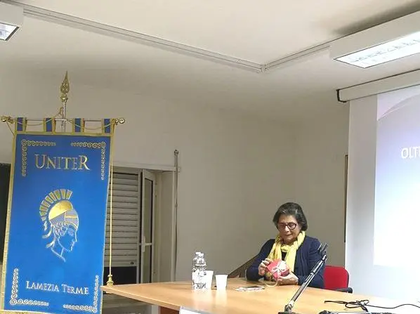 L’Uniter di Lamezia Terme presenta il libro “Gotha” di Claudio Cordova