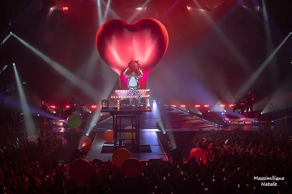 In oltre cinquemila al Palacalafiore di Reggio per il memorabile Megashow di Mika (Foto)