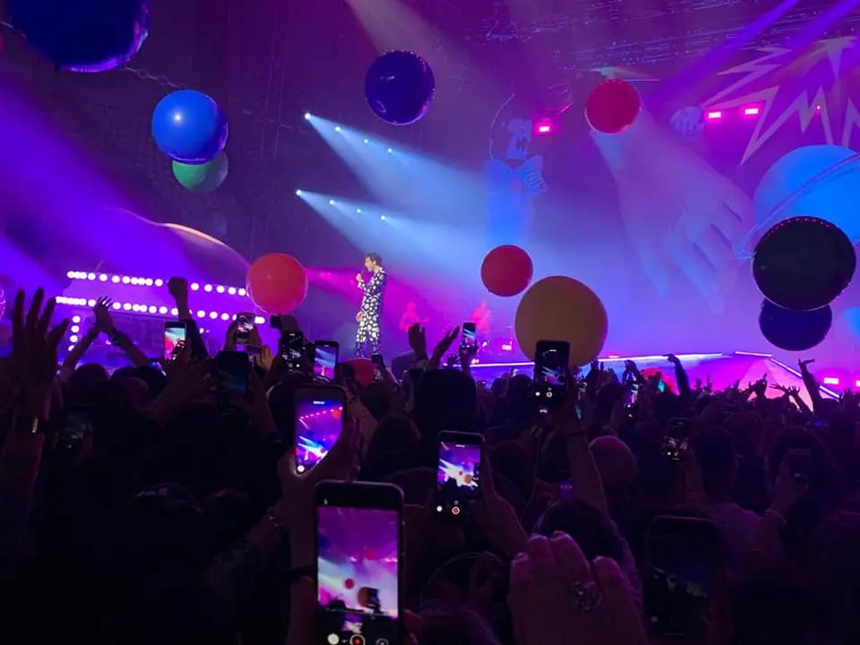 In oltre cinquemila al Palacalafiore di Reggio per il memorabile Megashow di Mika (Foto)