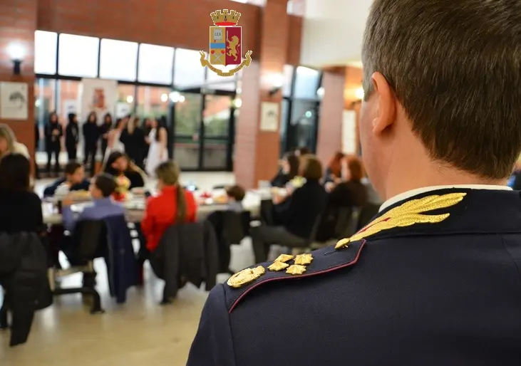 San Valentino. Insieme alla Polizia di Stato... “questo non è amore”