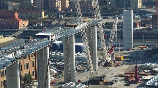 Genova. Ponte: Commissario blocca azienda interdetta