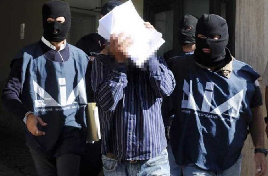 Mafia, Palermo. Dia arresta 8 persone affiliati a clan Aranella