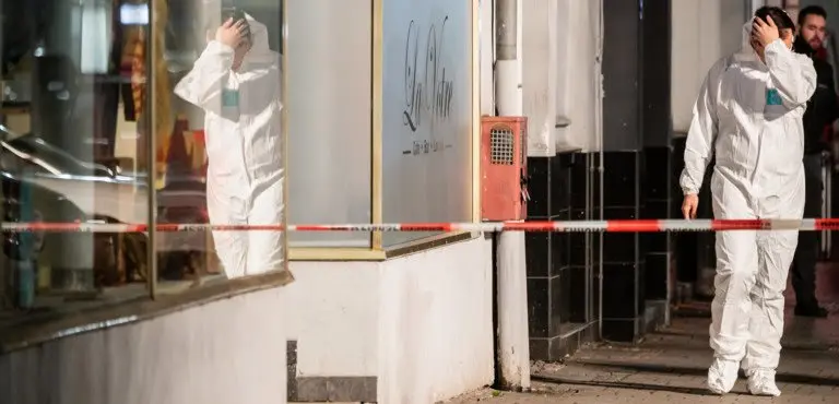 Strage razzista in Germania. Ecco il bilancio 9 morti e feriti