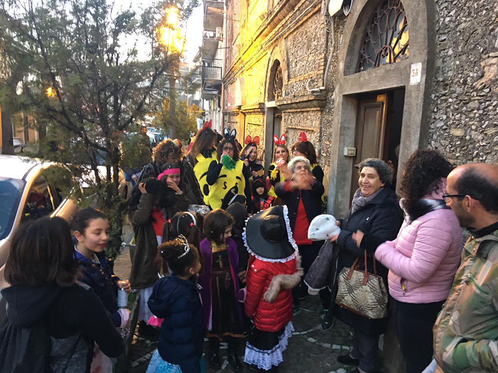 Tiriolo (CZ). Carnevale 2020. Amministrazione e Gaia con allegria musica, balli e palloncini (Foto)