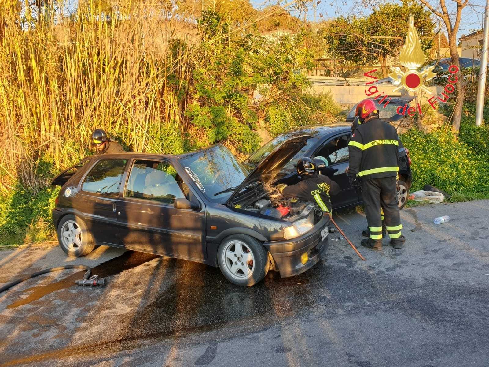 Catanzaro incidente stradale in via degli Svevi, sul posto VVF Ps e Suem118