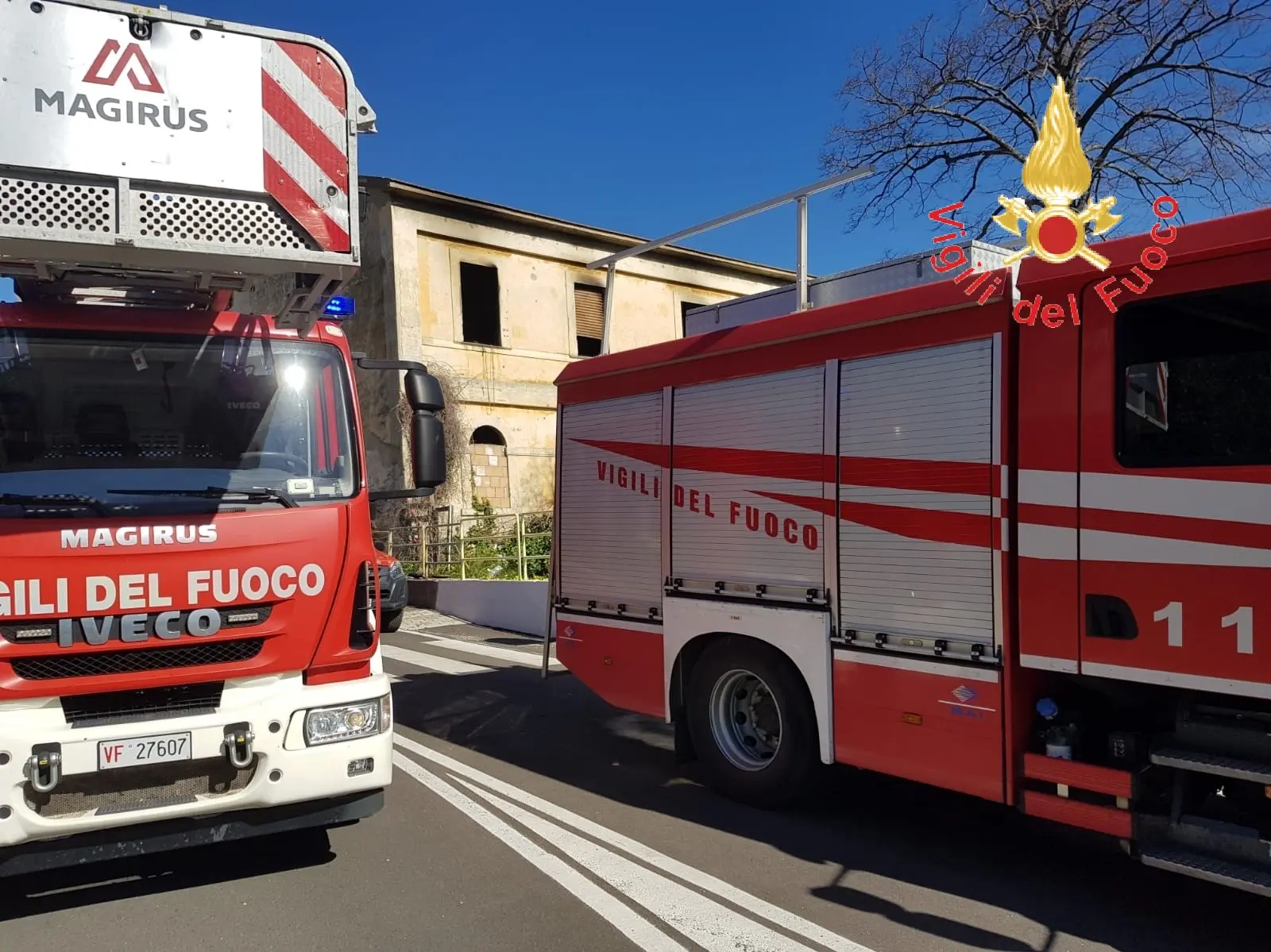 Catanzaro. Rogo in casolare, utilizzato da senza fissa dimora, intervento dei VVF. (Video)