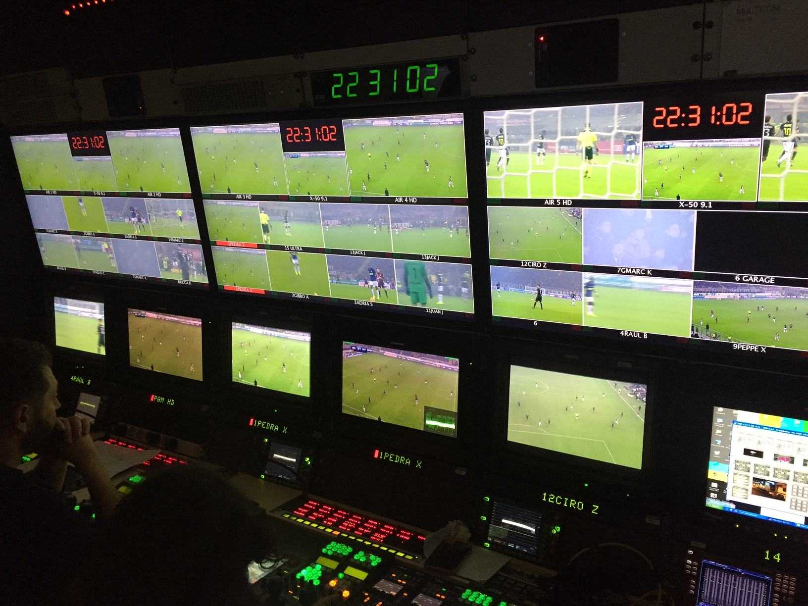 Coronavirus: Calcio Tv aprono a 'gare in chiaro'