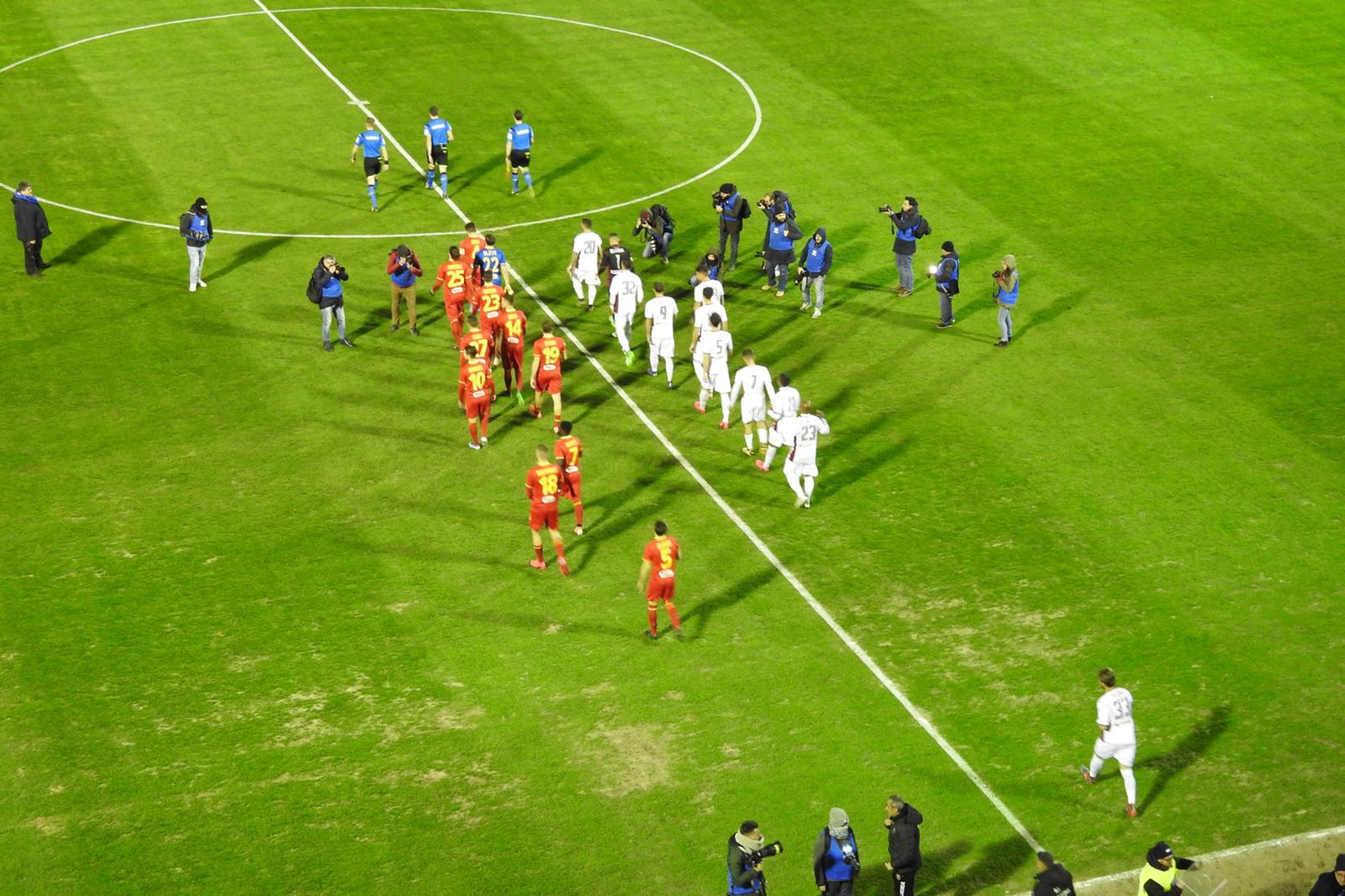 Calcio. Derby di Calabria. Catanzaro-Reggina 0-1, decisivo Rivas nella ripresa con highlights