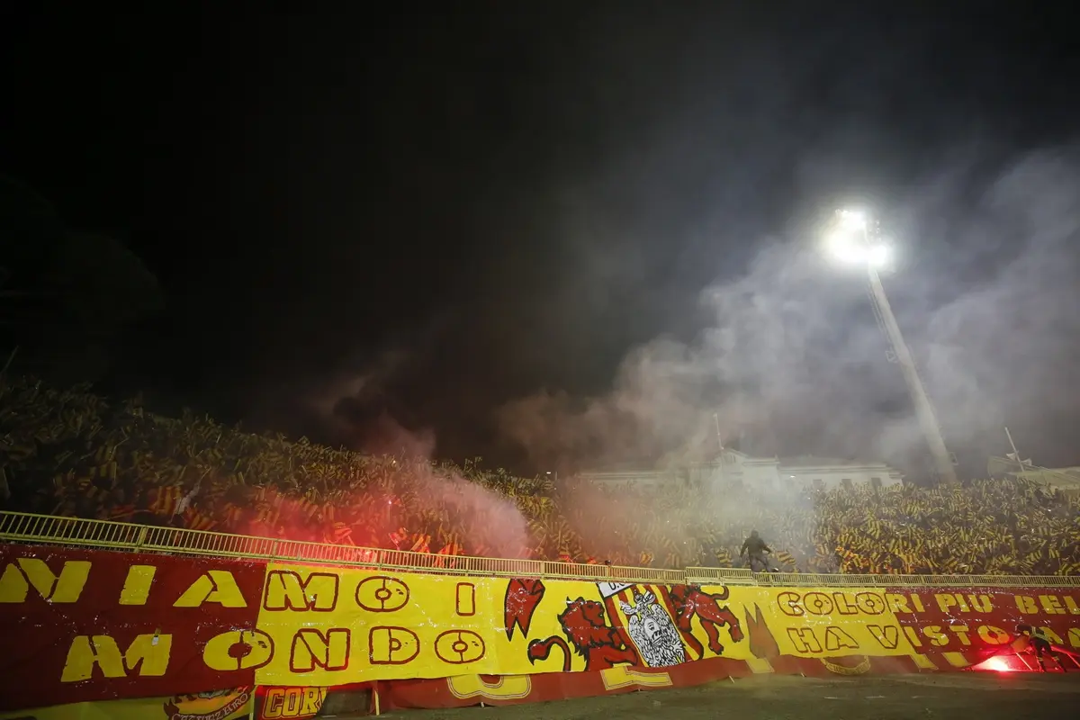 Calcio. Derby di Calabria. Catanzaro-Reggina 0-1, decisivo Rivas nella ripresa con highlights