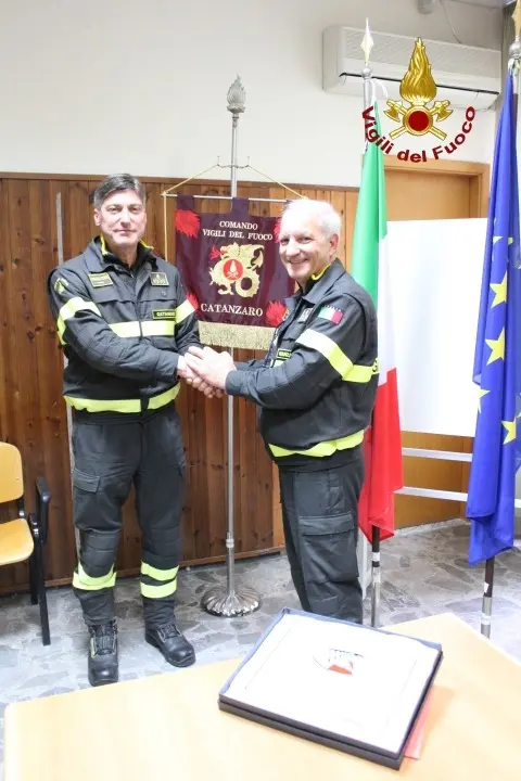 Cambio di guardia al comando vigili del fuoco di Catanzaro (Foto)