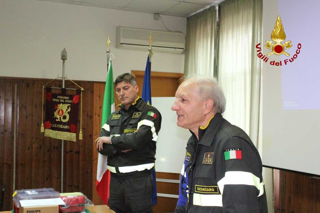 Cambio di guardia al comando vigili del fuoco di Catanzaro (Foto)