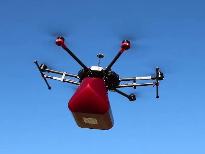 Coronavirus: i primi droni per consegnare farmaci e tamponi, #IORESTOACASA