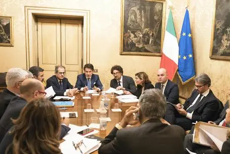 Coronavirus: in corso riunione Governo-Regioni a P.Civile. #IoRestoaCasa