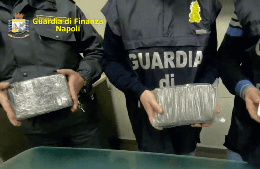 Droga: coca da Sudamerica a 'ndrangheta, arrestato narcos