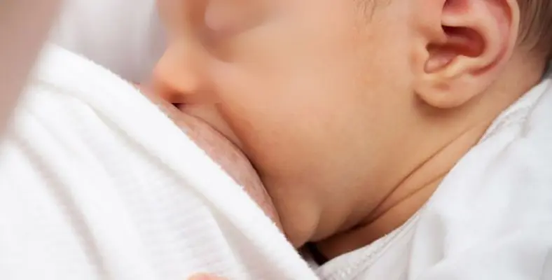 Covid-19: non passa da mamma a neonato