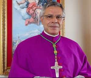 I parroci del Carmine danno gli auguri al vescovo Giuseppe Schillaci per l’onomastico