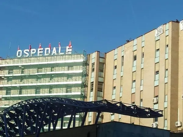 Gdf sequestra 300 certificazioni malattia in Asp Crotone
