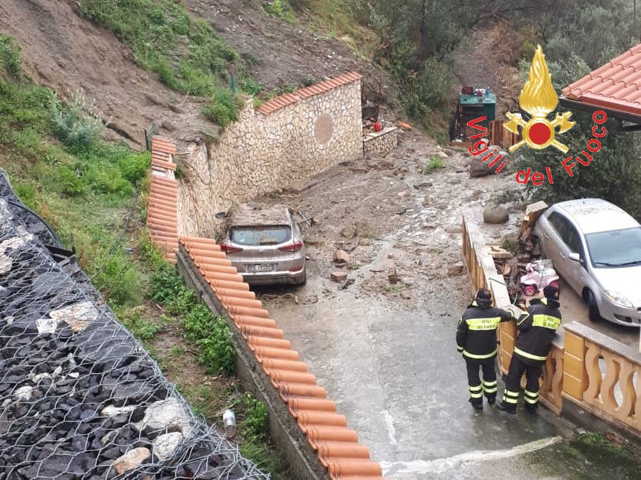 Maltempo Catanzaro. Numerosi Interventi dei VVF. Ecco il bilancio. Foto