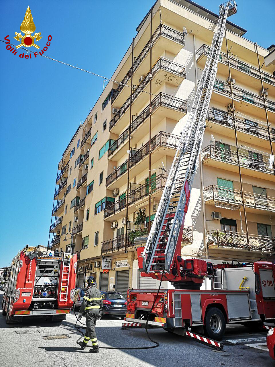 Emergenza Covid-19 Supporto dei Vigili del Fuoco ai Comuni. "Incendio Tettoia Appartamento" (Video)