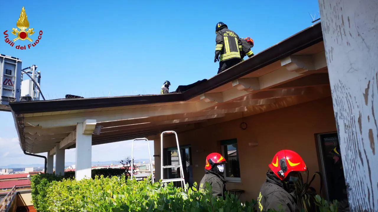 Emergenza Covid-19 Supporto dei Vigili del Fuoco ai Comuni. "Incendio Tettoia Appartamento" (Video)