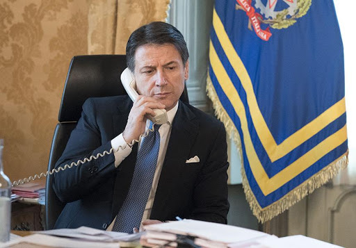 Von der Layen a Giuseppe Conte: iniziativa Ue per salvare il lavoro