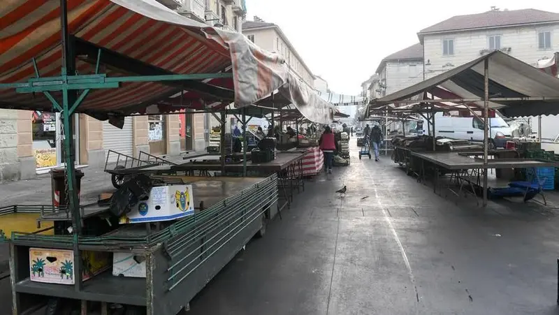 Stretta per i mercati rionali. Sorveglianza e 'distanziometri'.