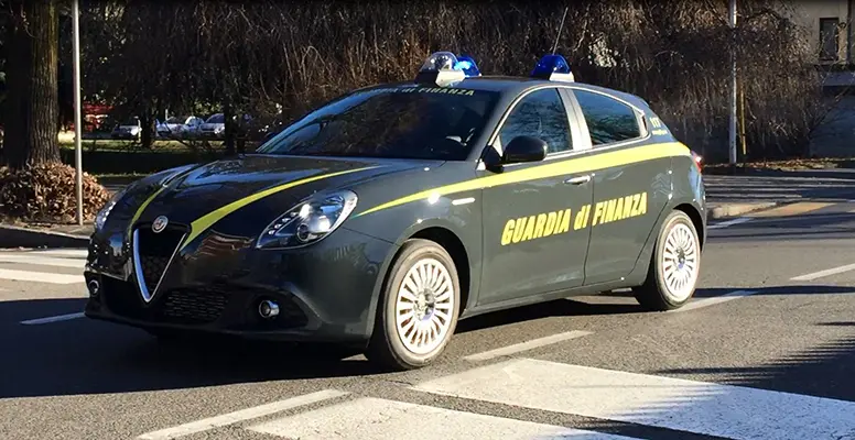 Coronavirus: Gdf arresta latitante, era in auto nel Ragusano