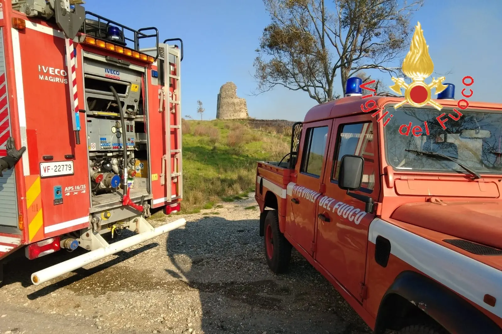 Prime giornate di sole e gli incendi non tardano ad arrivare. intervento dei VVF